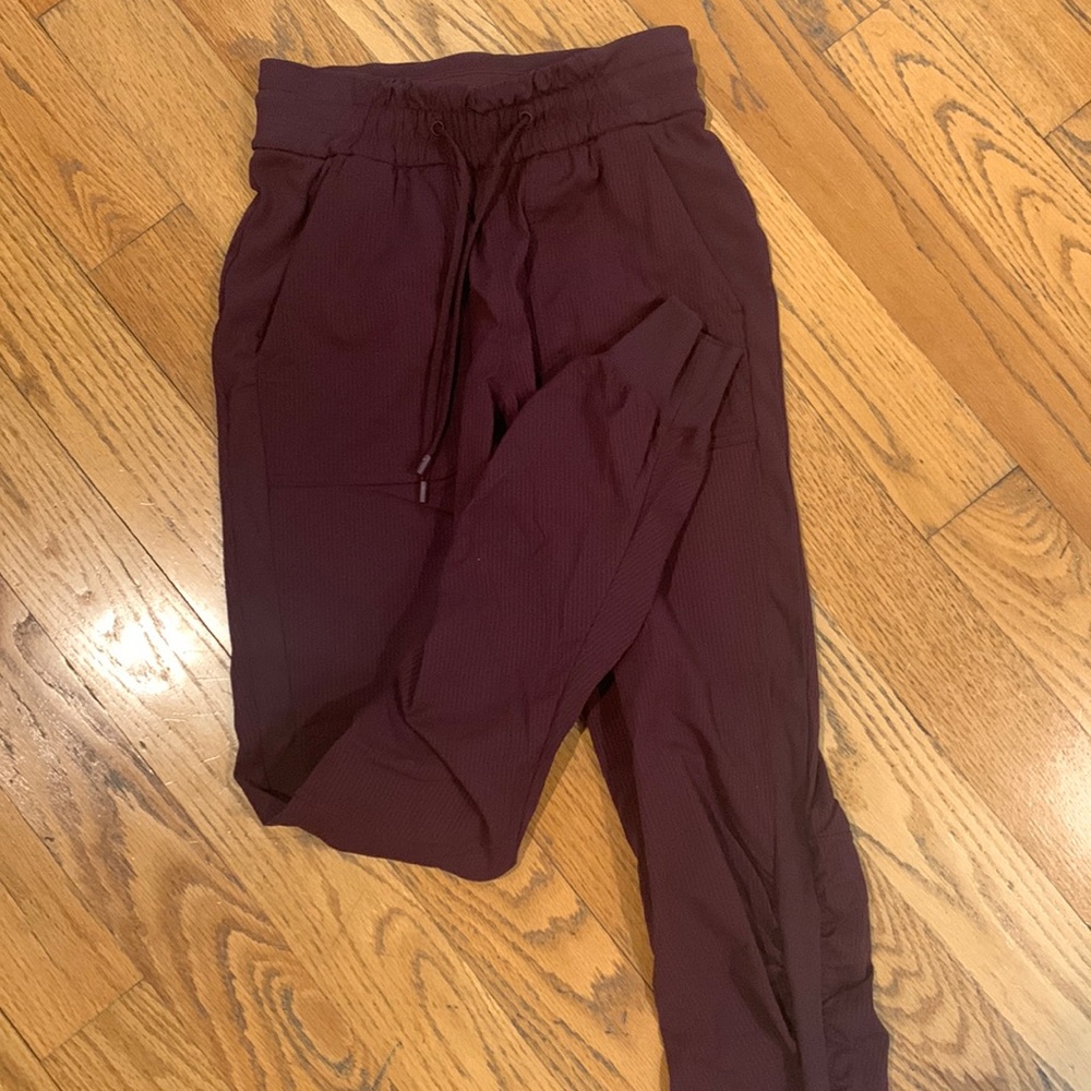 Lululemon dance studio midrise pants Size2  Wine color